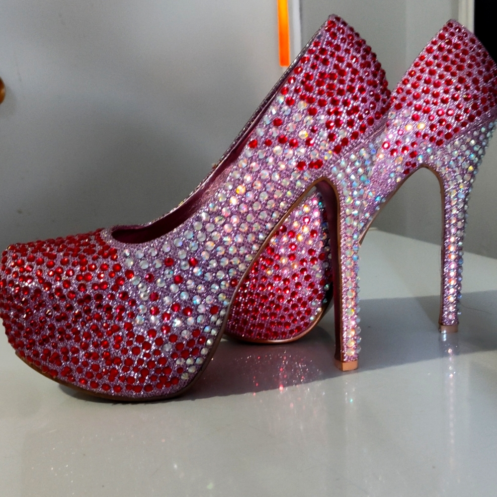 HEELS!!! - Picture 2 of 2